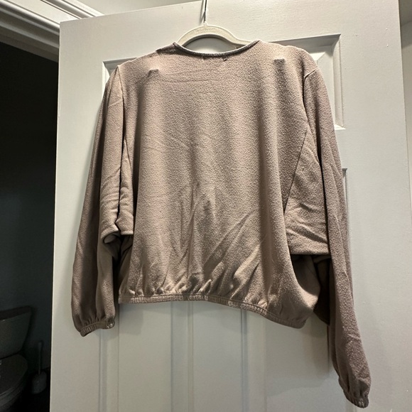 Beyond yoga wrapped up top - Picture 4 of 6